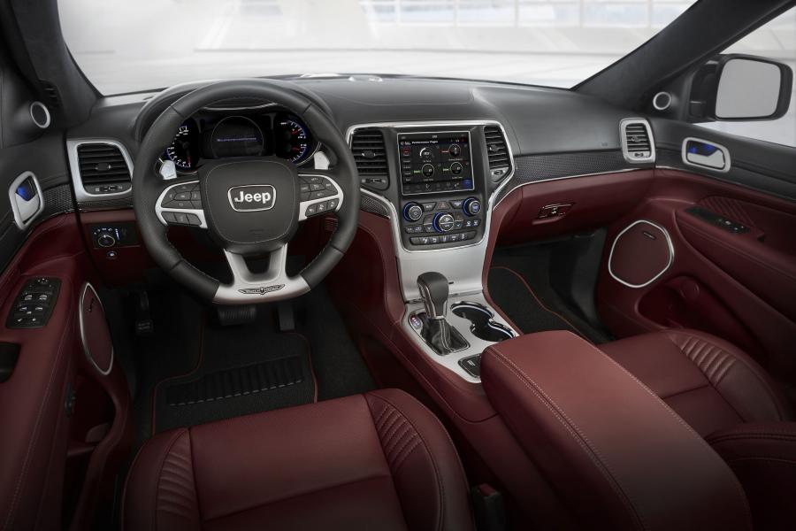 Торпедо Jeep Grand Cherokee Trackhawk (WK2) 2017 года  (фото 10 из 76)